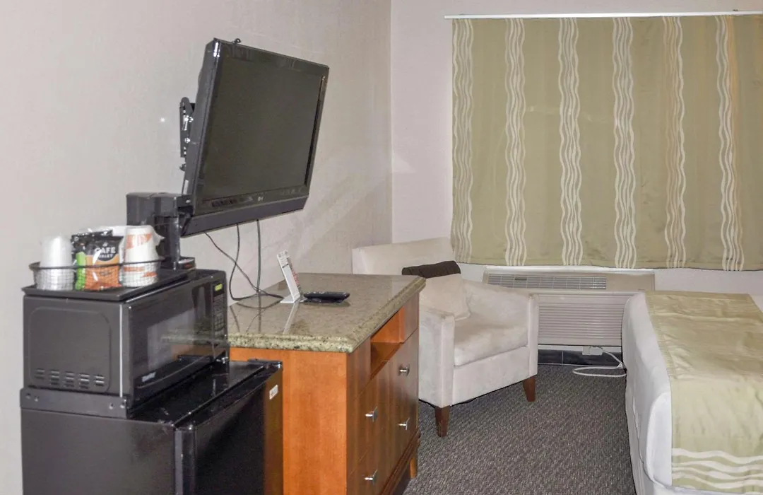 Rodeway Inn-1